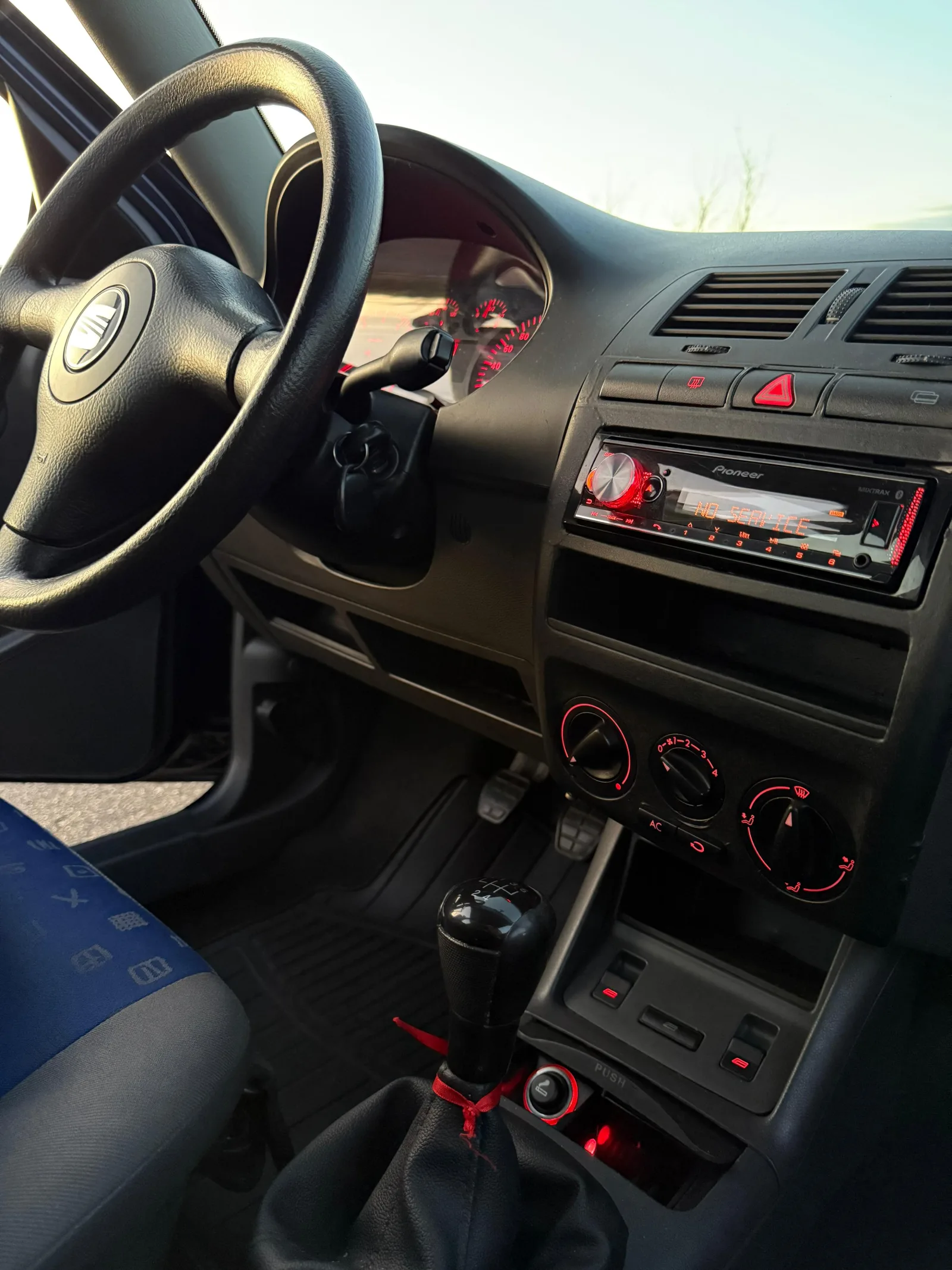 Seat Ibiza 1.0 16v — foto 8